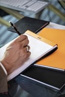 Schrijfblok Rhodia A4 lijn 80 vel 80gr oranje-2