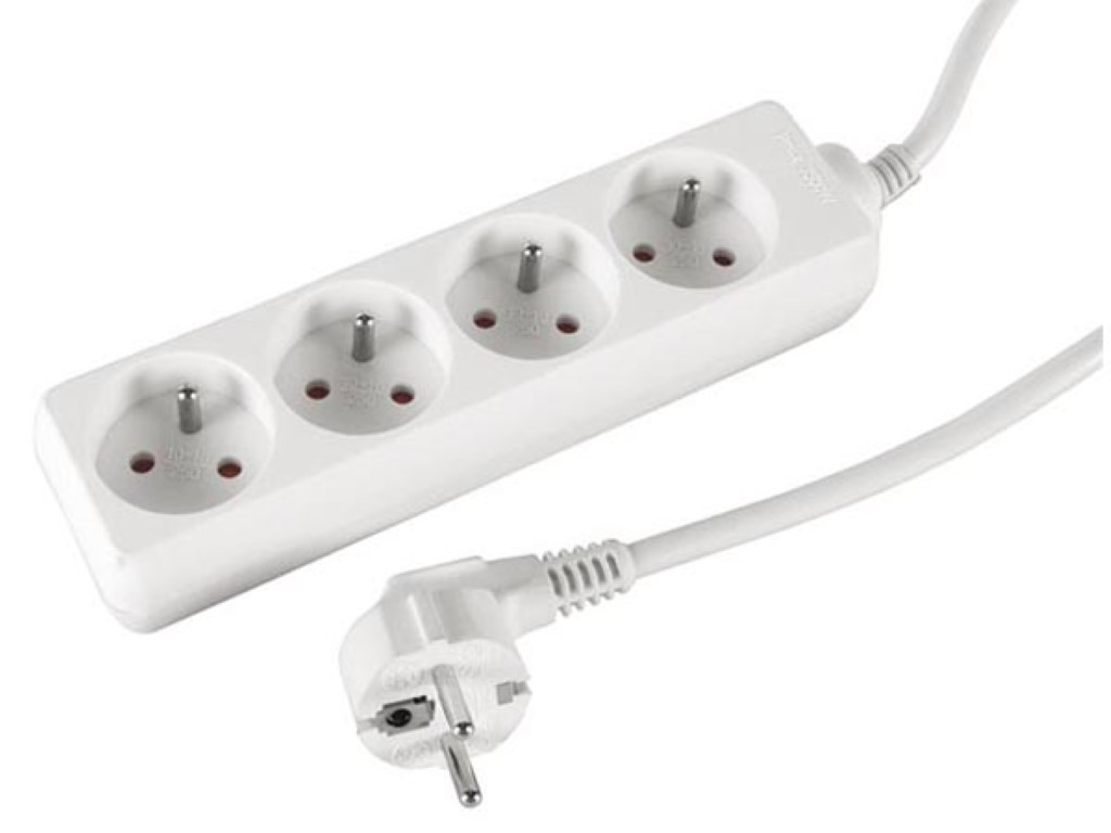 Velleman 4-VOUDIGE STEKKERDOOS 1.5 m KABEL WIT PENAARDE