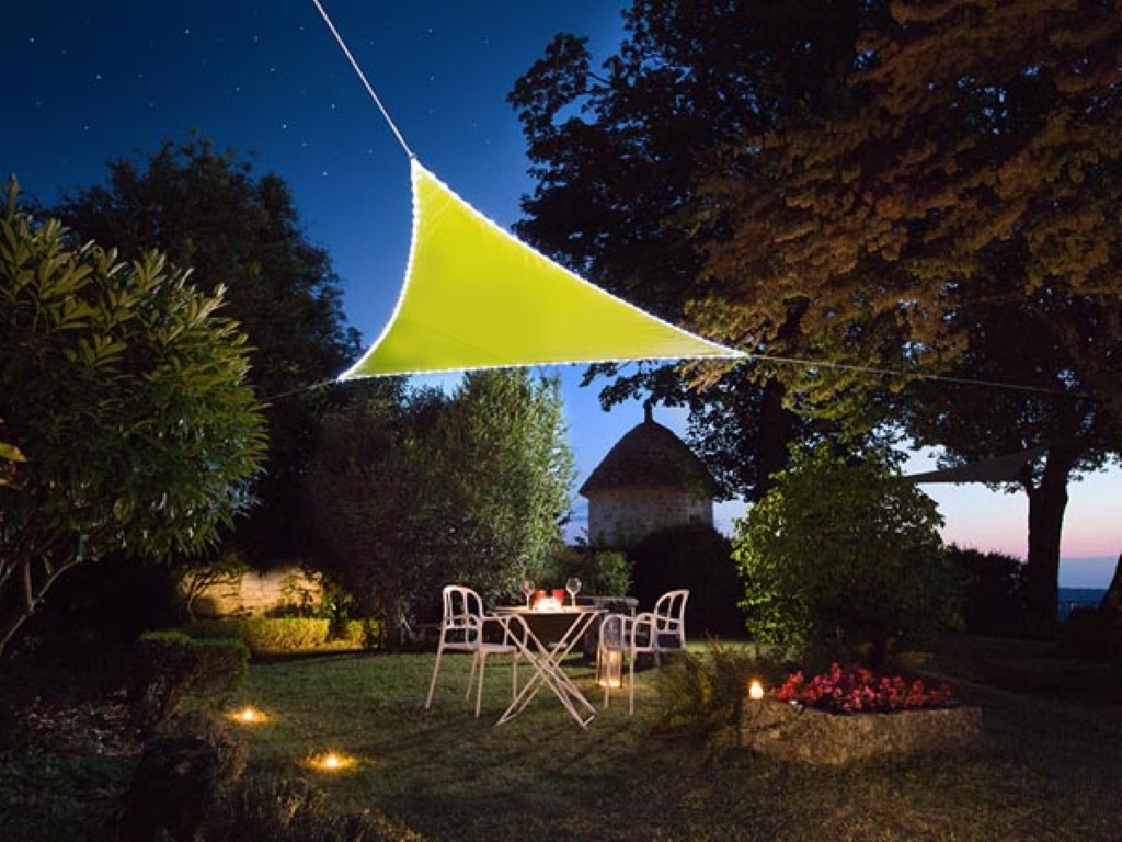 ZONNEZEIL MET LED-RANDVERLICHTING - DRIEHOEK - 3.6 x 3.6 x 3.6 m - LIME GROEN afbeelding