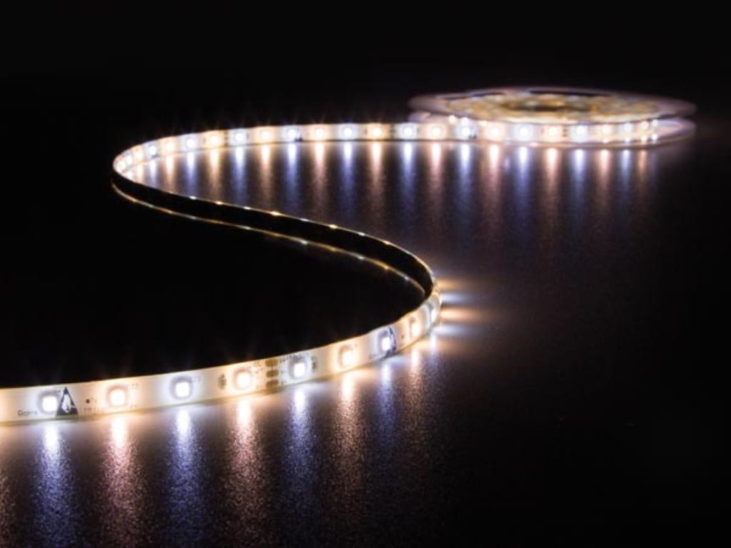 Velleman KIT MET LED-STRIP CONTROLLER EN VOEDING 300 LEDs 5 m 12 VDC WARMWIT&KOUDWIT