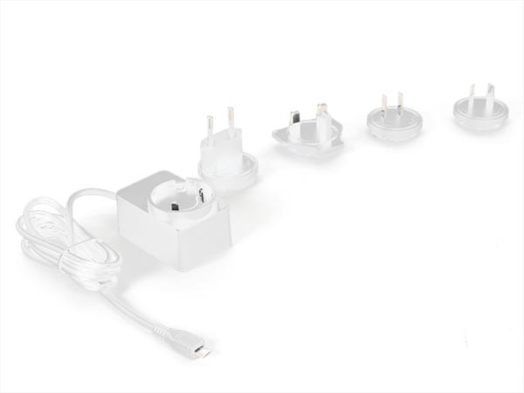 UNIVERSELE LADER MET MICRO-USB-AANSLUITING - 5 VDC - 2.5 A - met 4 reisstekkers afbeelding
