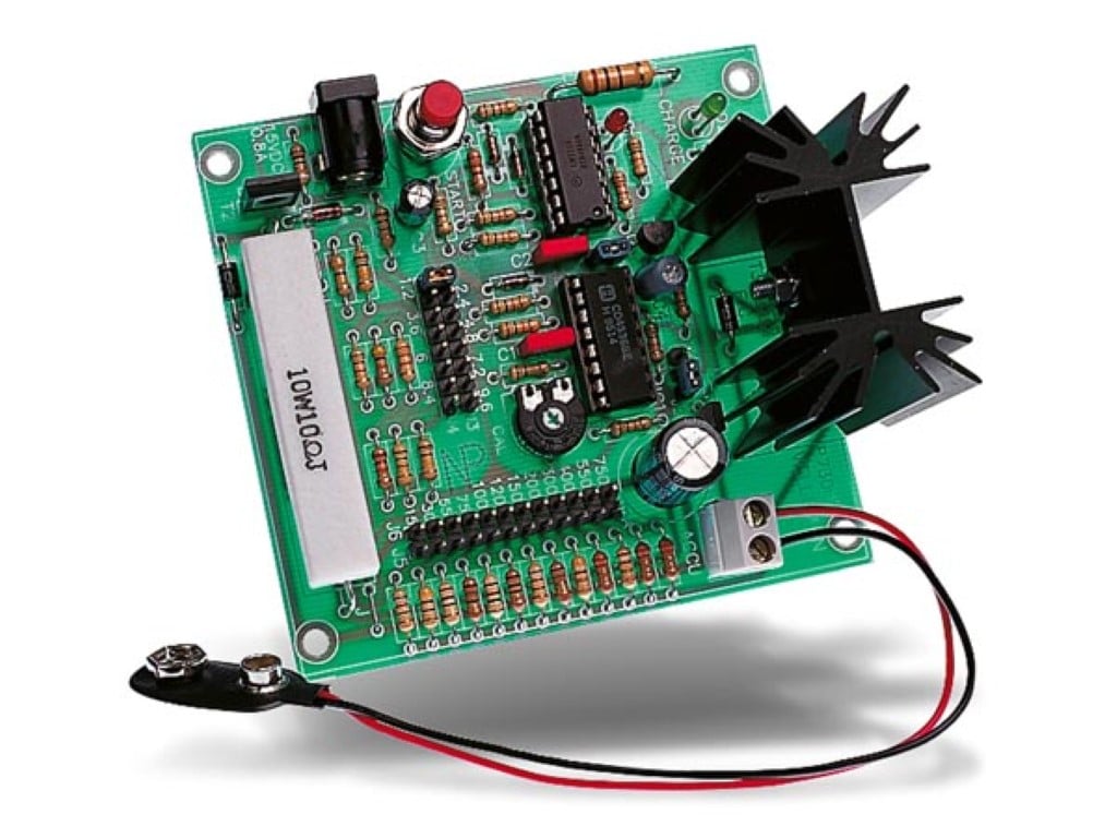 Velleman UNIVERSELE BATTERIJLADER